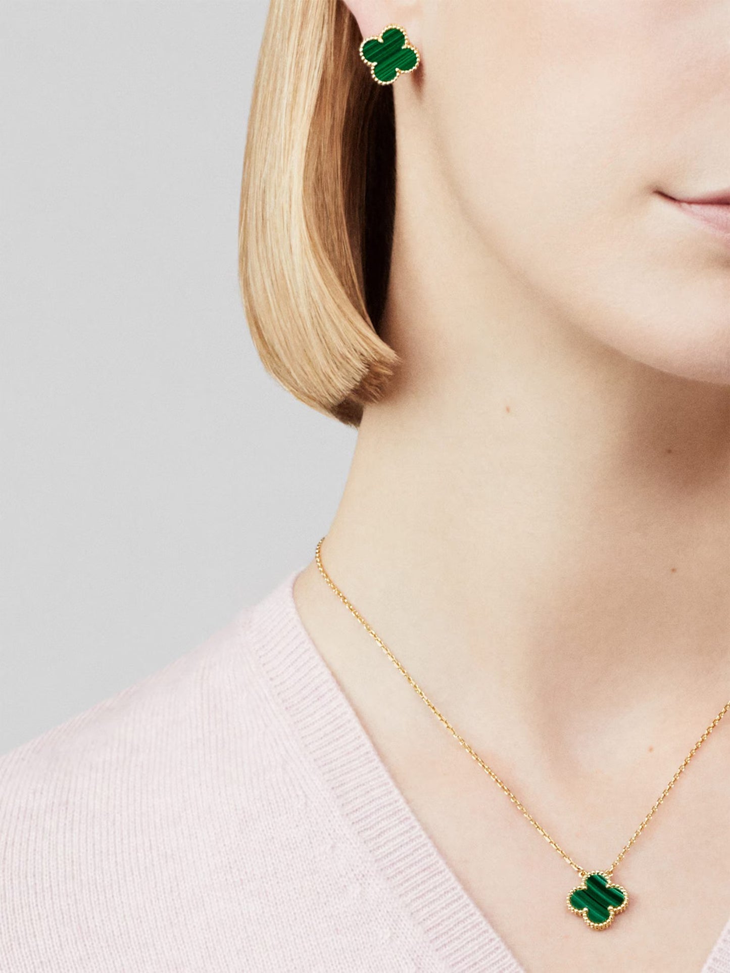 Van Cleef & Arpels, Vintage Alhambra pendant, 18K yellow gold, malachite