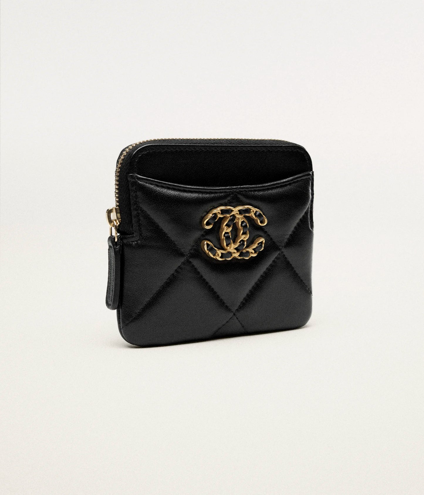 Chanel 19 Zipped Coin Purse Shiny Lambskin, Gold-Tone, Silver-Tone & Ruthenium-Finish Metal - Black