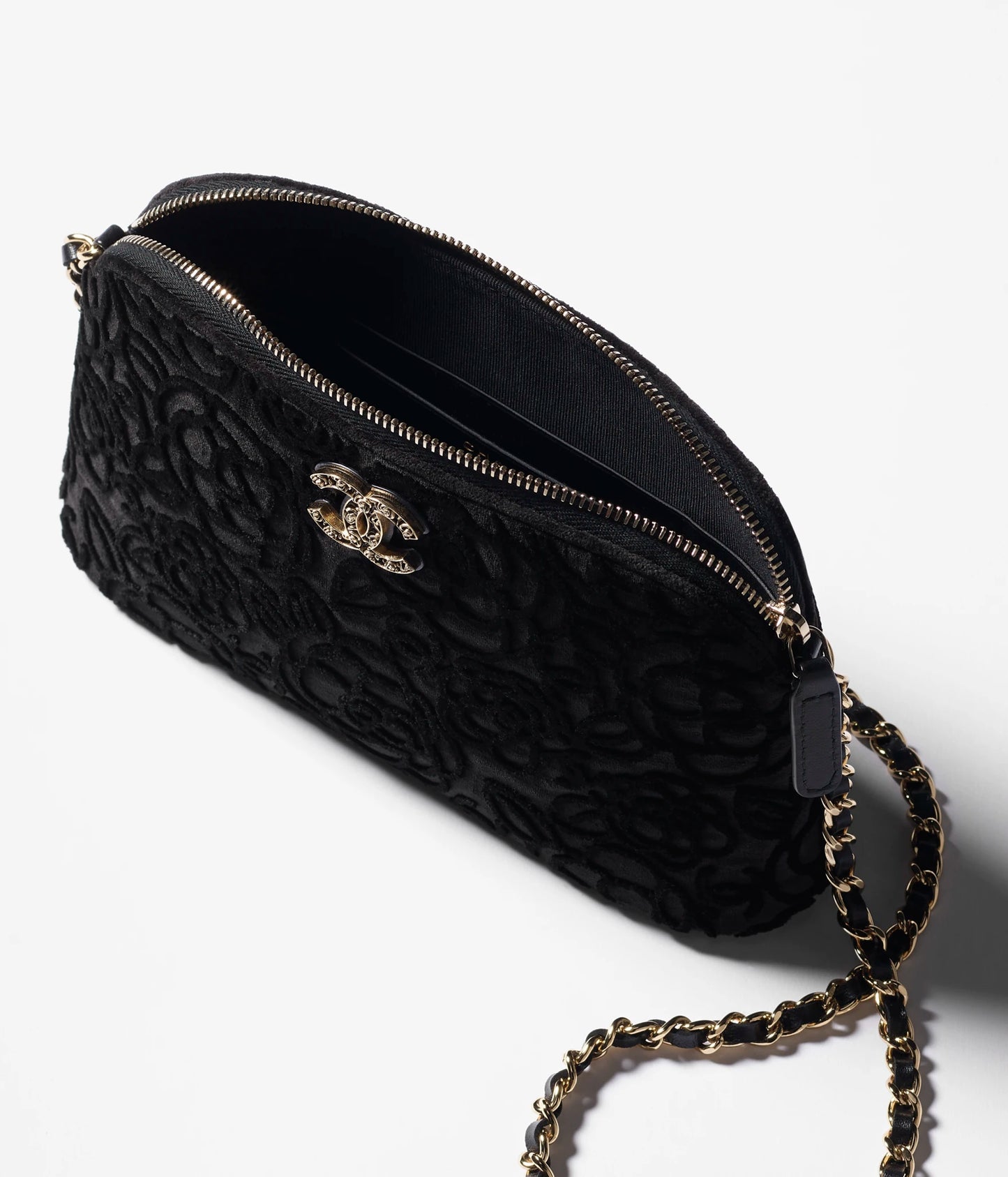 Chanel Pouch Velvet & Gold Metal - Black