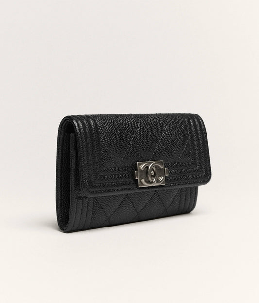 Chanel Boy Chanel Flap Card Holder Shiny Grained Calfskin & Ruthenium-Finish Metal - Black