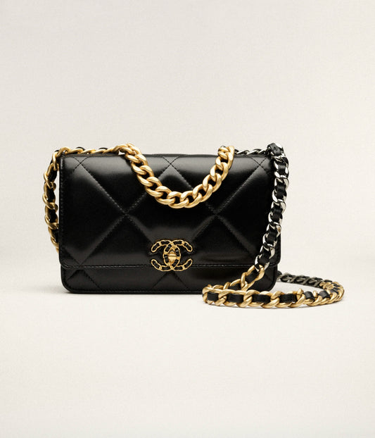 Chanel 19 Wallet On Chain Shiny Lambskin, Gold-Tone, Silver-Tone & Ruthenium-Finish Metal - Black