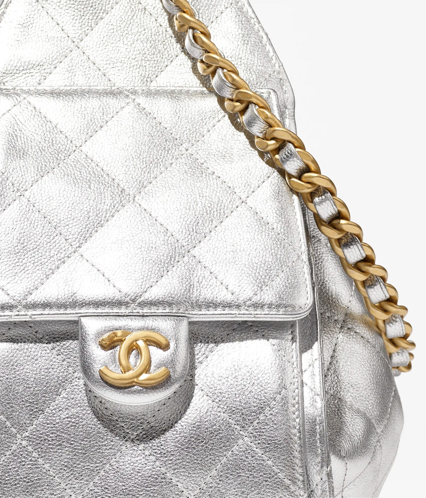 Chanel 25 Small Handbag Metallic Grained Calfskin & Gold Metal - Silvery