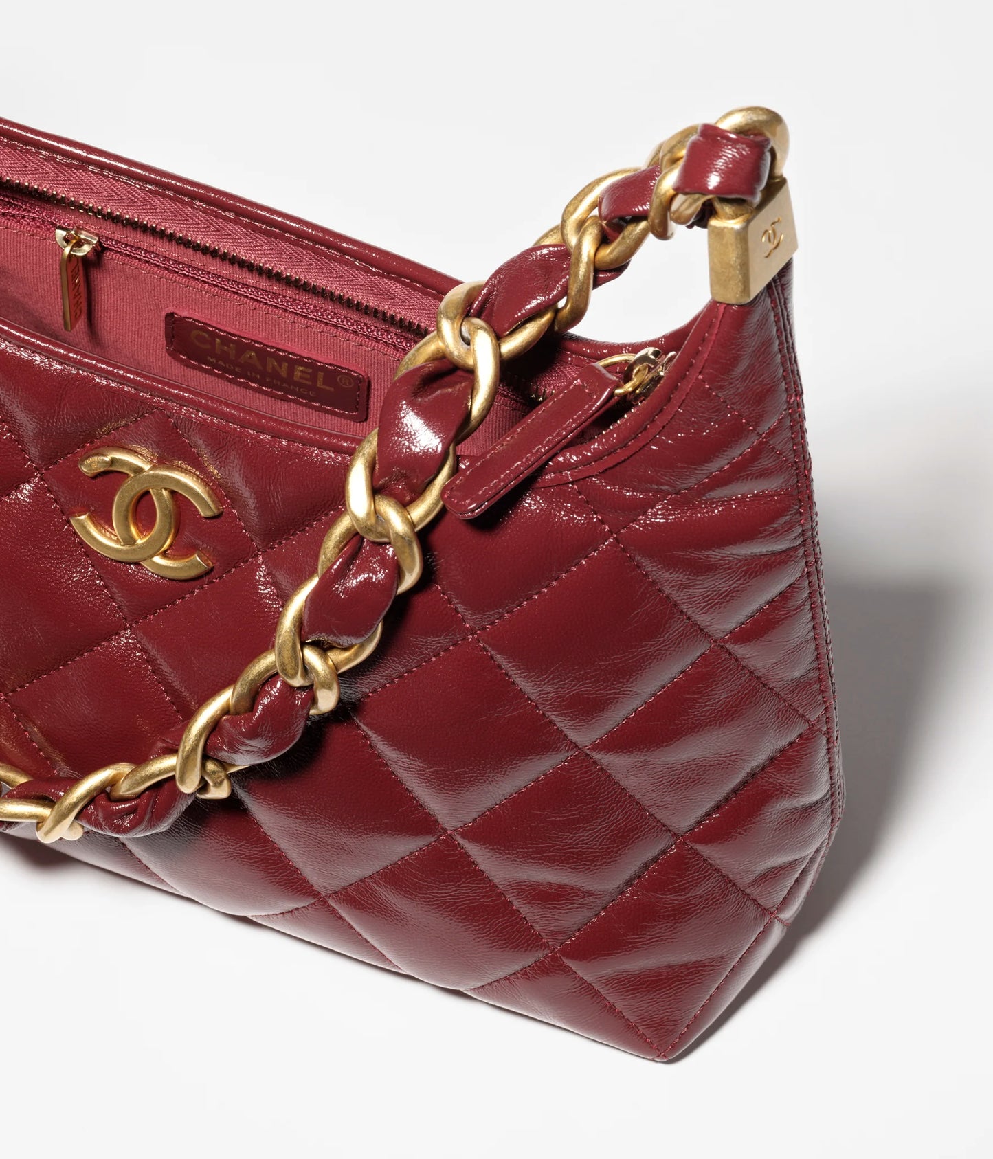 Chanel Hobo Handbag Shiny Lambskin & Gold-Tone Metal - Burgundy
