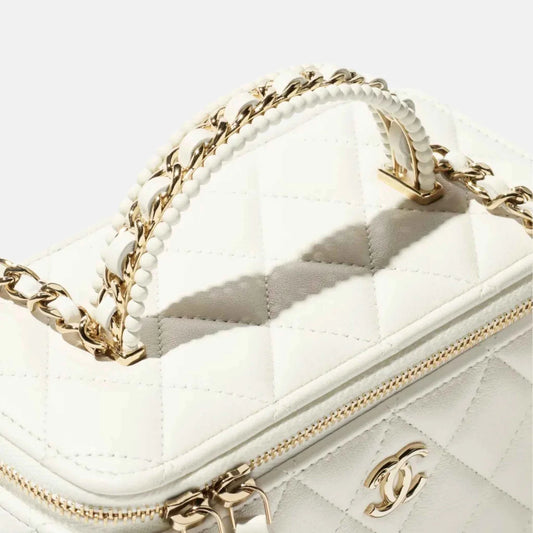 Chanel Long Vanity With Chain In Lambskin & Pearls - White