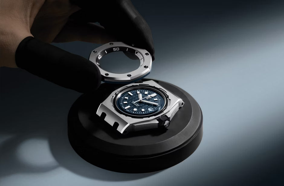 Audemars Piguet Royal Oak Offshore Diver 42mm 15720ST.OO.A027CA.01