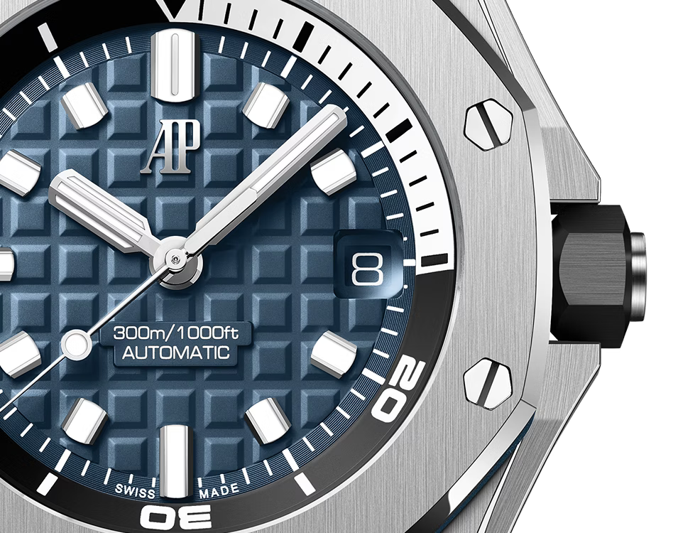 Audemars Piguet Royal Oak Offshore Diver 42mm 15720ST.OO.A027CA.01
